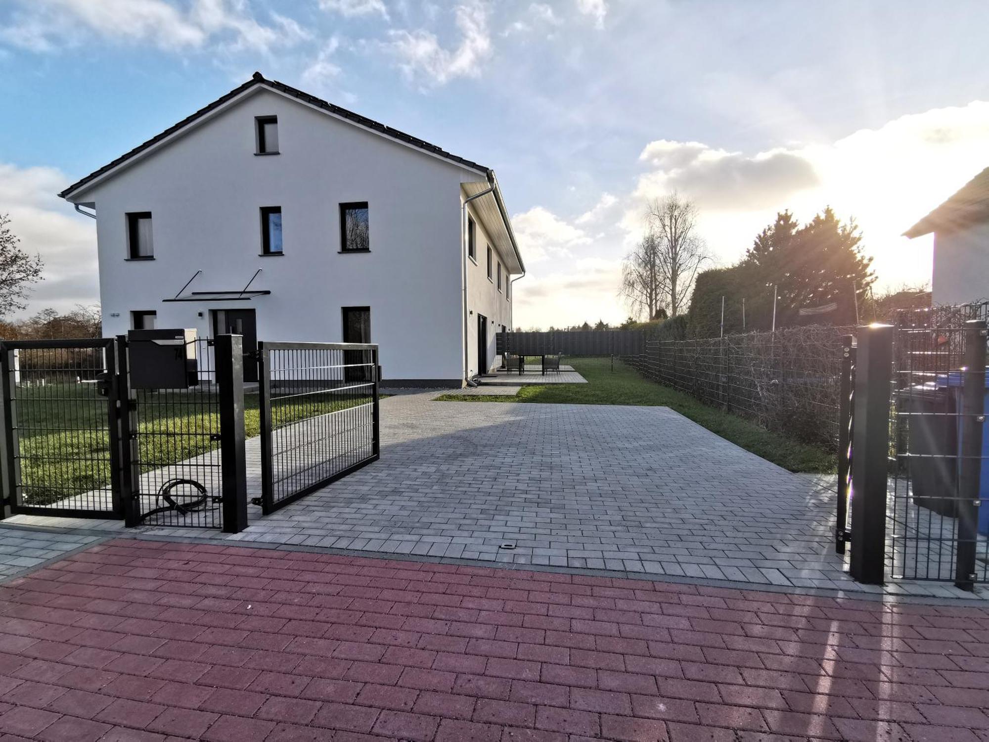 Bohnapartments Haus Zocheblick - 2 Kostenlose Parkplaetze - Sehr Ruhig - 4 Schlafzimmer - Neubau - Vollausstattung - Wlan Hoppegarten Εξωτερικό φωτογραφία